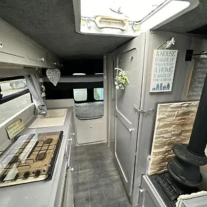 Retro Camper Hire Discover Ireland , Dublín Irlanda